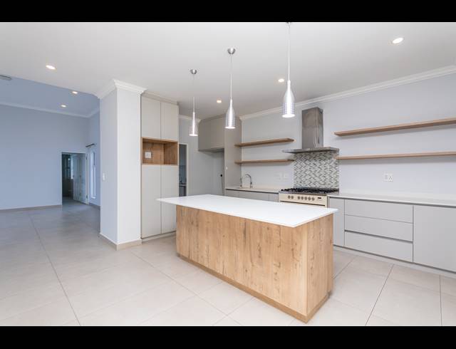 4 BEDROOM FREEHOLD FOR SALE IN SAGEWOOD